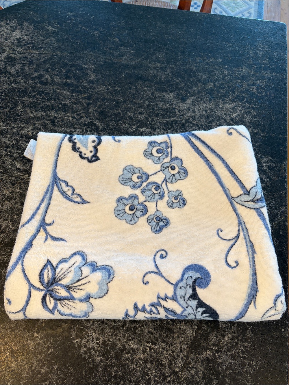 Plush Floral Bath Towel in Blue and Cream